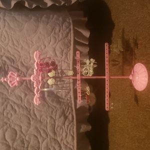 Bubble Gum pink jewelry stand with earrings